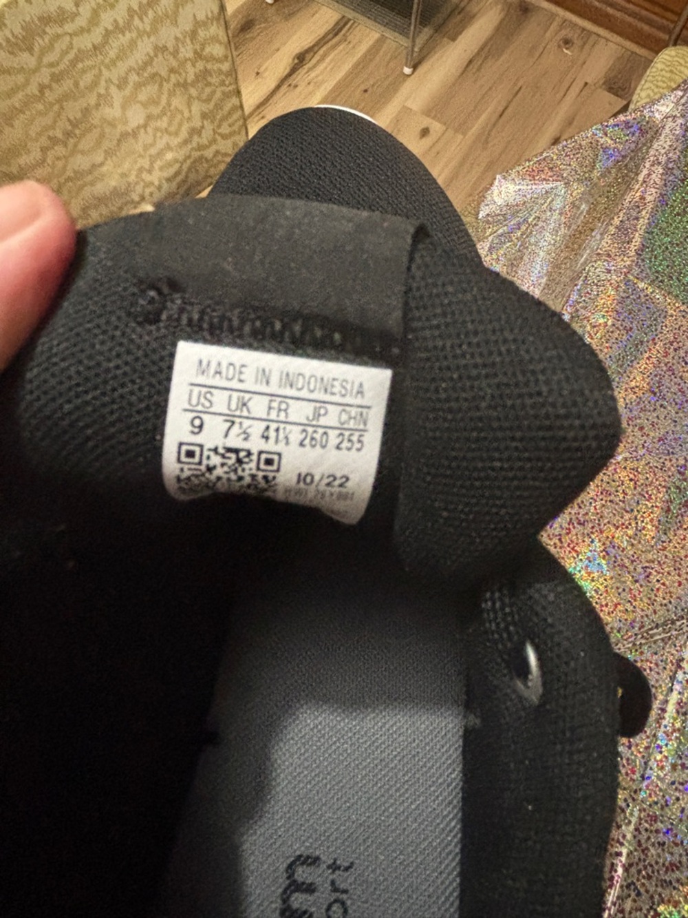 adidas Black and Gold Athletic Shoes Women’s 9 - Picture 3 of 9